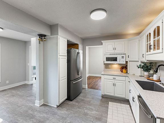 5th image of 5420 NW 66th Ave