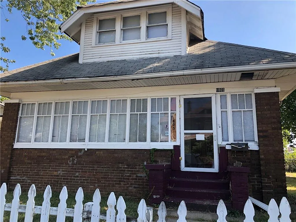 1805 N Harding St photo 1