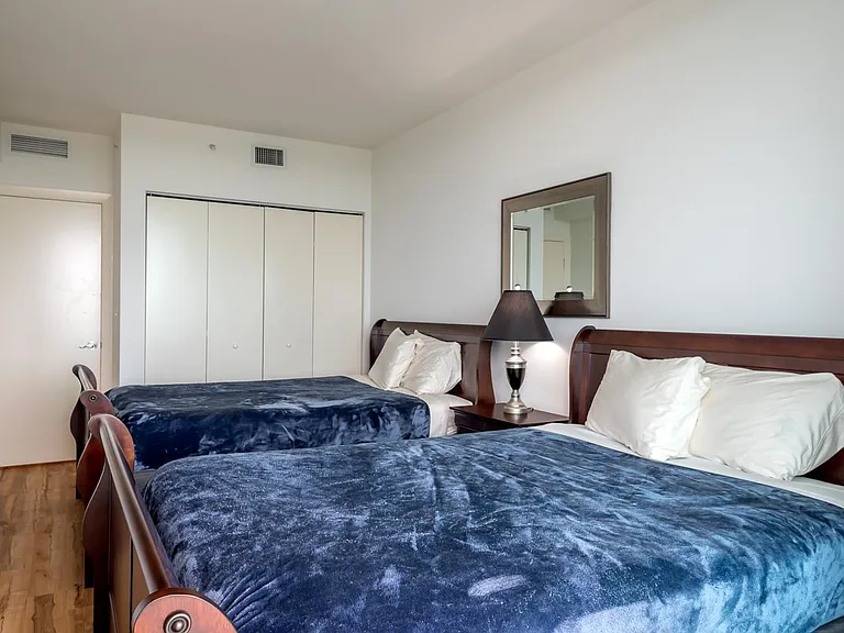3001 Oasis Grand Blvd — Photo 21