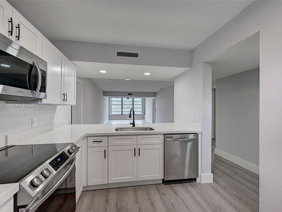 1st image of 1530 Whitehall Dr APT 102