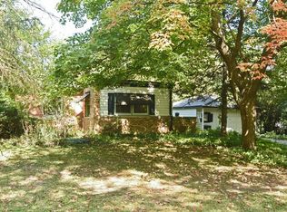 700 W Hill Rd, Palatine, IL 60067