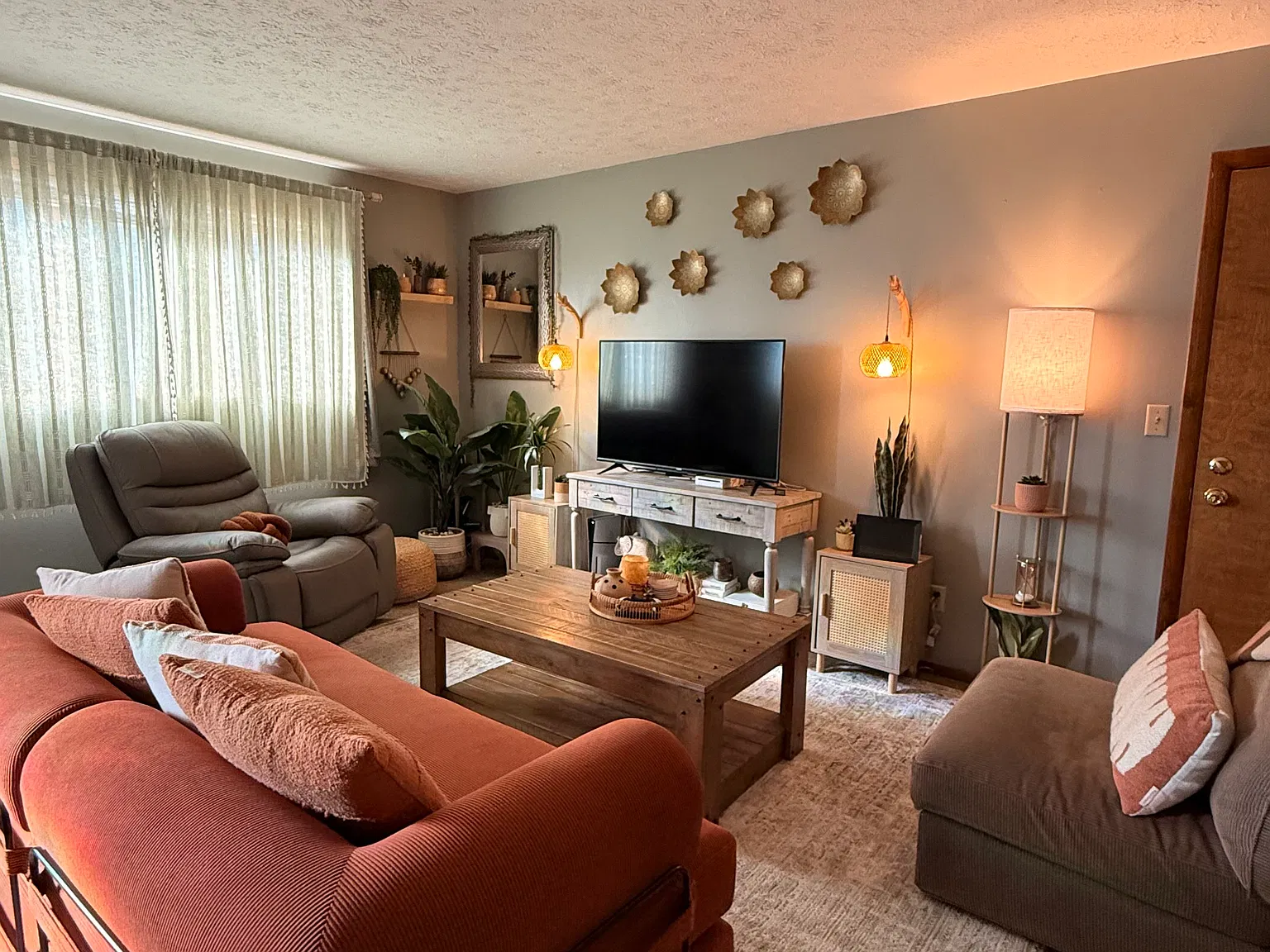 2 bed, 1000 sqft, $1,650 — Photo 3