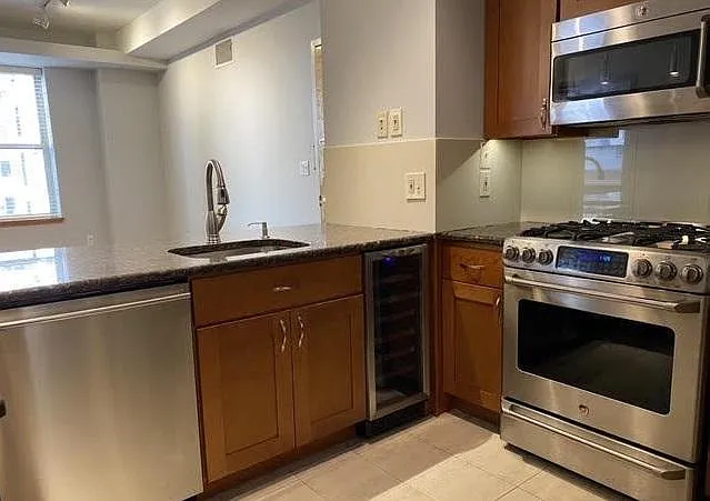 1737 Chestnut St #401 — Photo 7