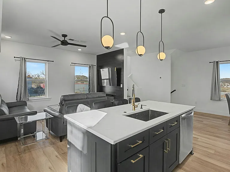 1241 N Avondale Cir #121 — Photo 5