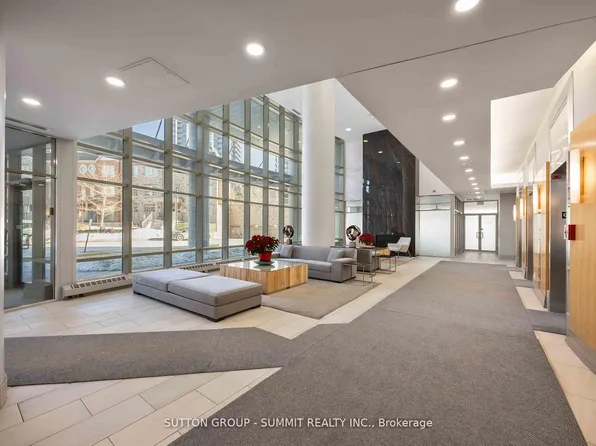 15 Windermere Ave #Penthouse 01, Toronto, ON M6S 5A2
