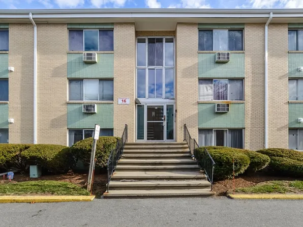 16 Nelson Dr APT 1A, Randolph, MA 02368