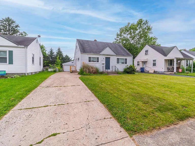 1193 Carolyn Ave — Photo 15