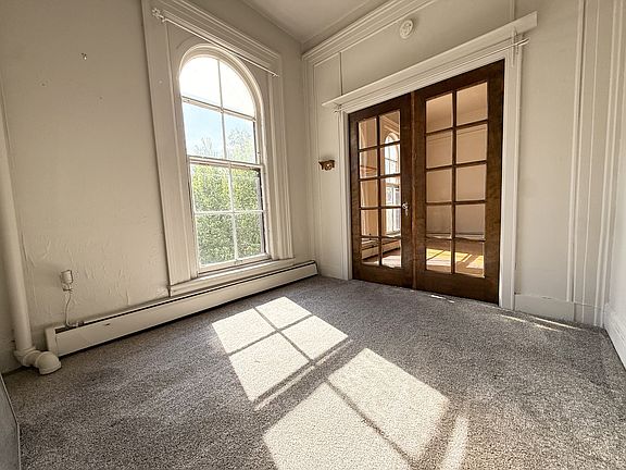 4th image of 215 N Pinckney St #4