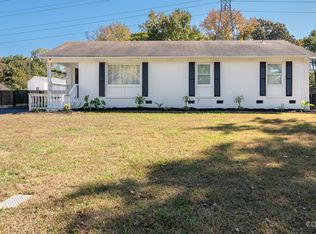 1018 Echo Glen Rd, Charlotte, NC 28213