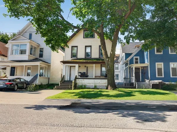 4454 Huron St, Niagara Falls, ON L2E 2H2