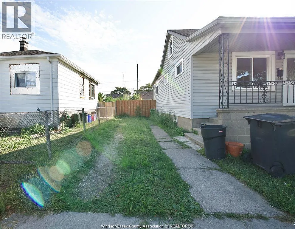 3 bed, $2,000 — Photo 3