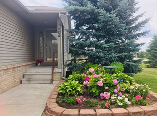 204 Creekwood Cir, Linden, MI