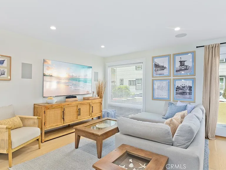 206 Adams St #1 — Photo 4