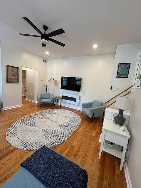 450 Fitzwater St — Photo 4