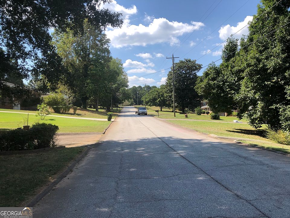 1st image of 5653 Woodland Dr