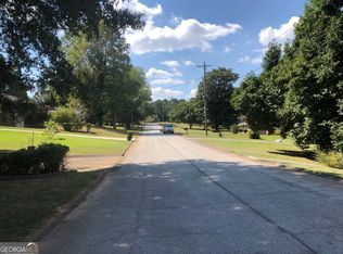 5653 Woodland Dr, Douglasville, GA 30135