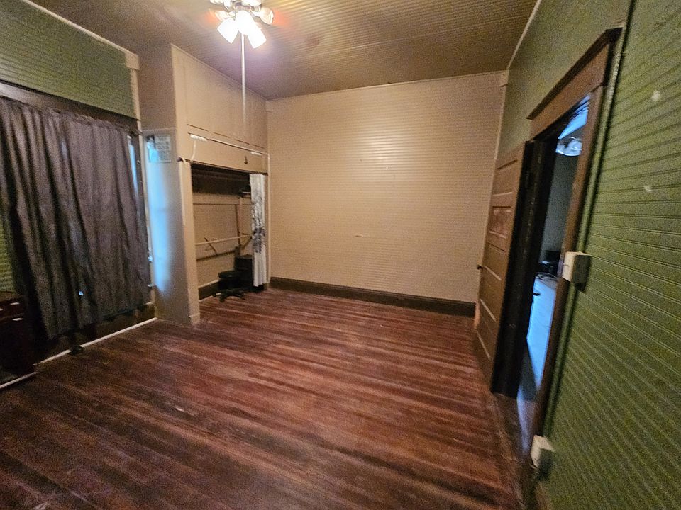 2nd image of 700 County Road 141