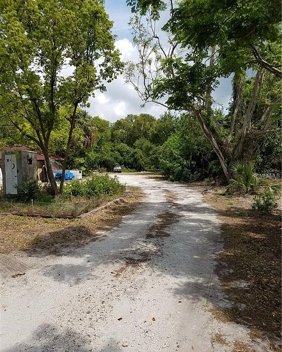 2nd image of 450 County Road 1