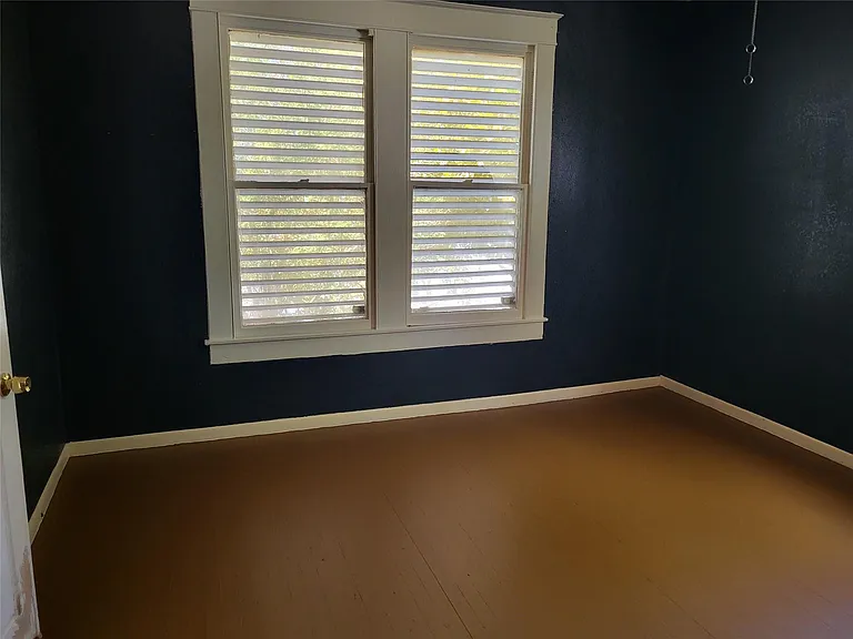 4401 Avenue Q 1/2 #2 — Photo 6