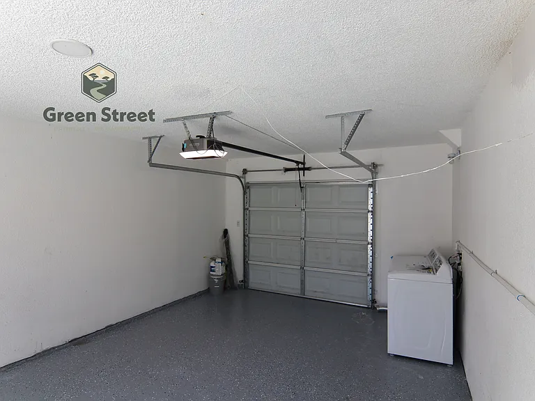 6831 Amherst St — Photo 31