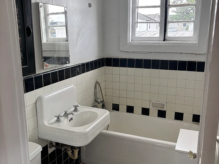 158 W Chimes St #9 — Photo 6