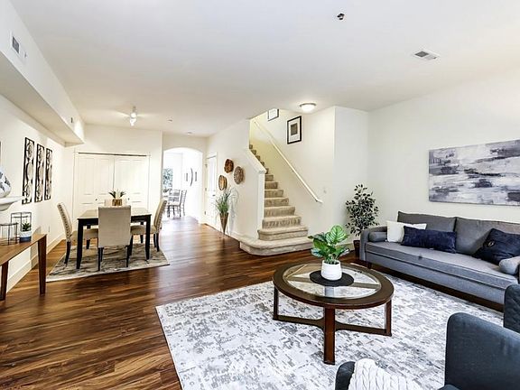 2nd image of 18283 NE 97th Way Unit 103