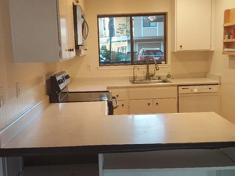 528 Felix Way — Photo 13
