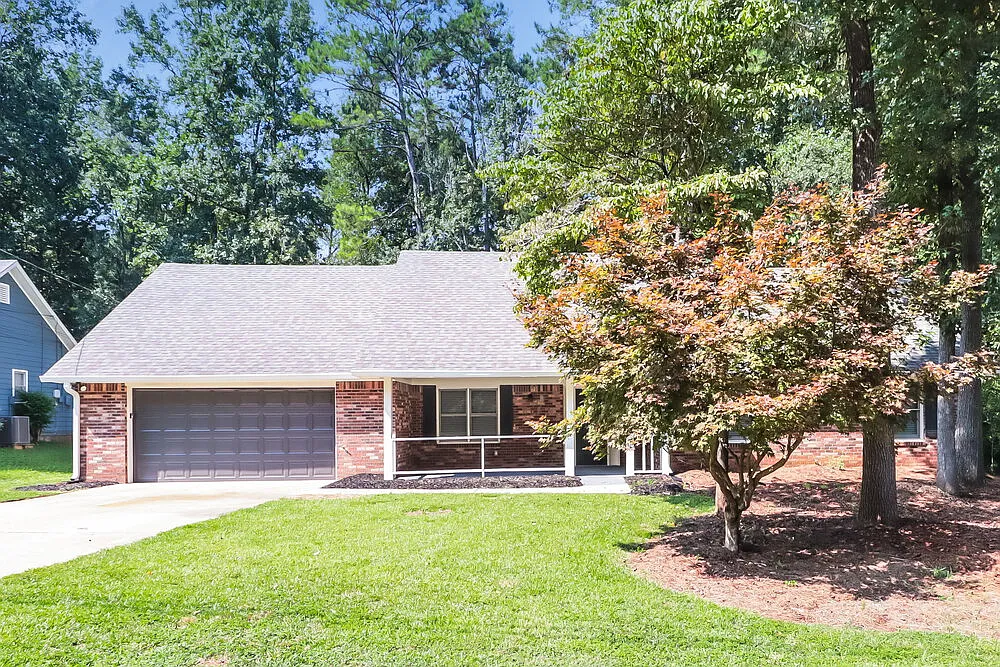 4 bed, 2.0 bath, 1817 sqft, $2,990 — Photo 1