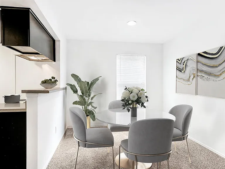 Landmark at Wynton Pointe Apartment Homes — Photo 9