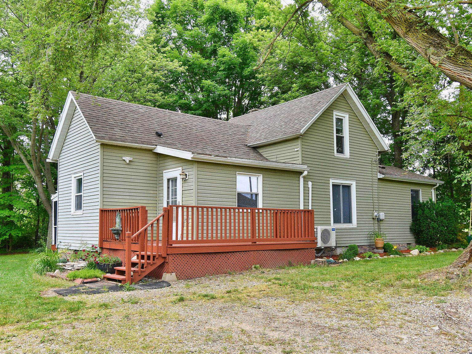 3823 Oxbow Rd, Sodus, MI 49126 Zillow