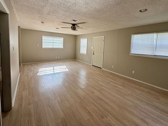4th image of 3200 Meador Rd