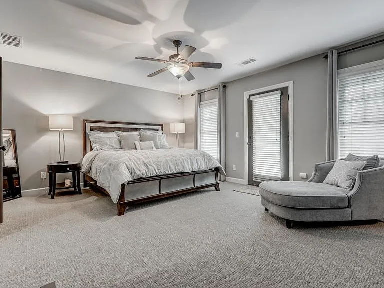 2114 W Village Xing SE — Photo 24