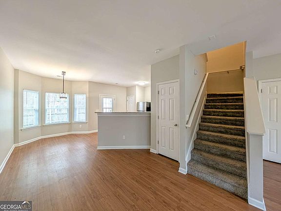 5th image of 511 Creel Ln