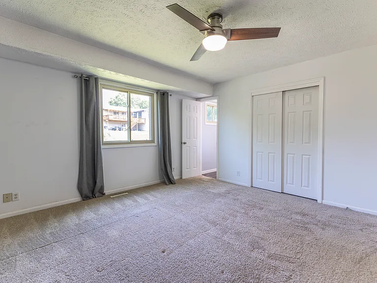 11212 Z St — Photo 8