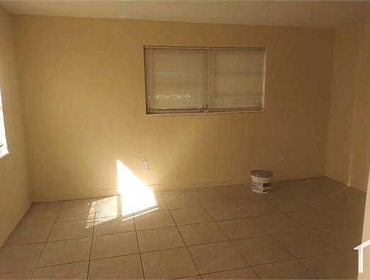 4th image of 2913 NW 13th St