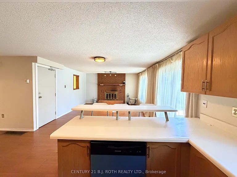 29 Irwin Dr #UPPER — Photo 5