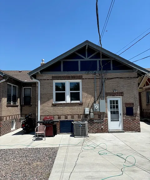 1413 Perry St — Photo 15