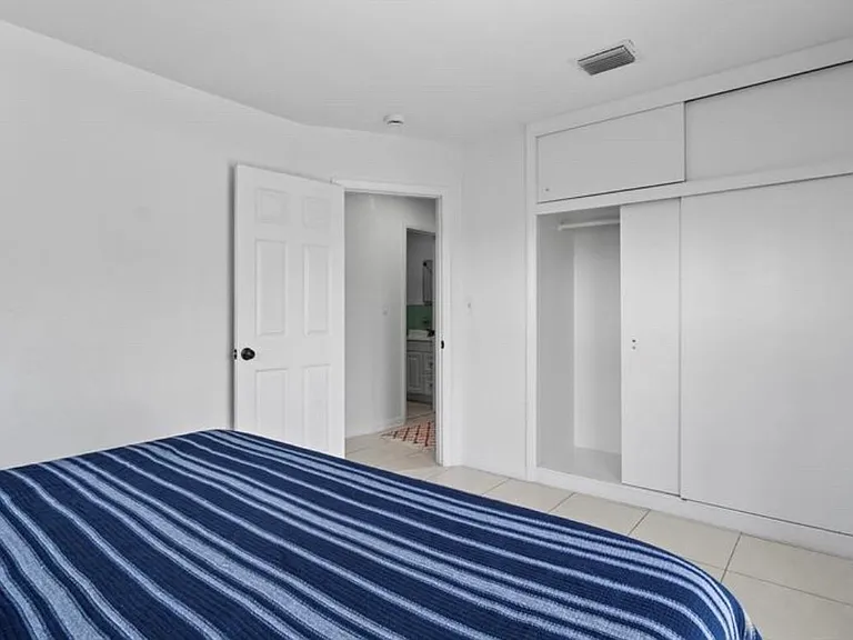 3860 NE 23rd Ave #4 — Photo 17