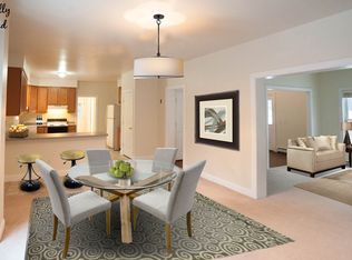 202 Summit View Dr, Tamworth, NH 03886