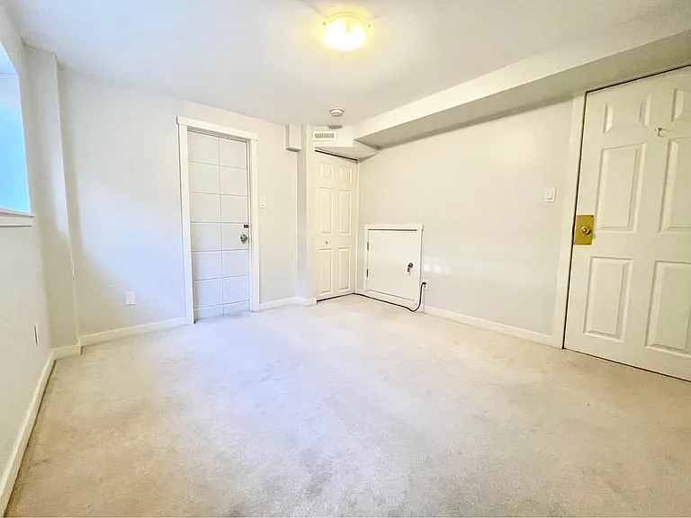4825 Georgia St — Photo 16