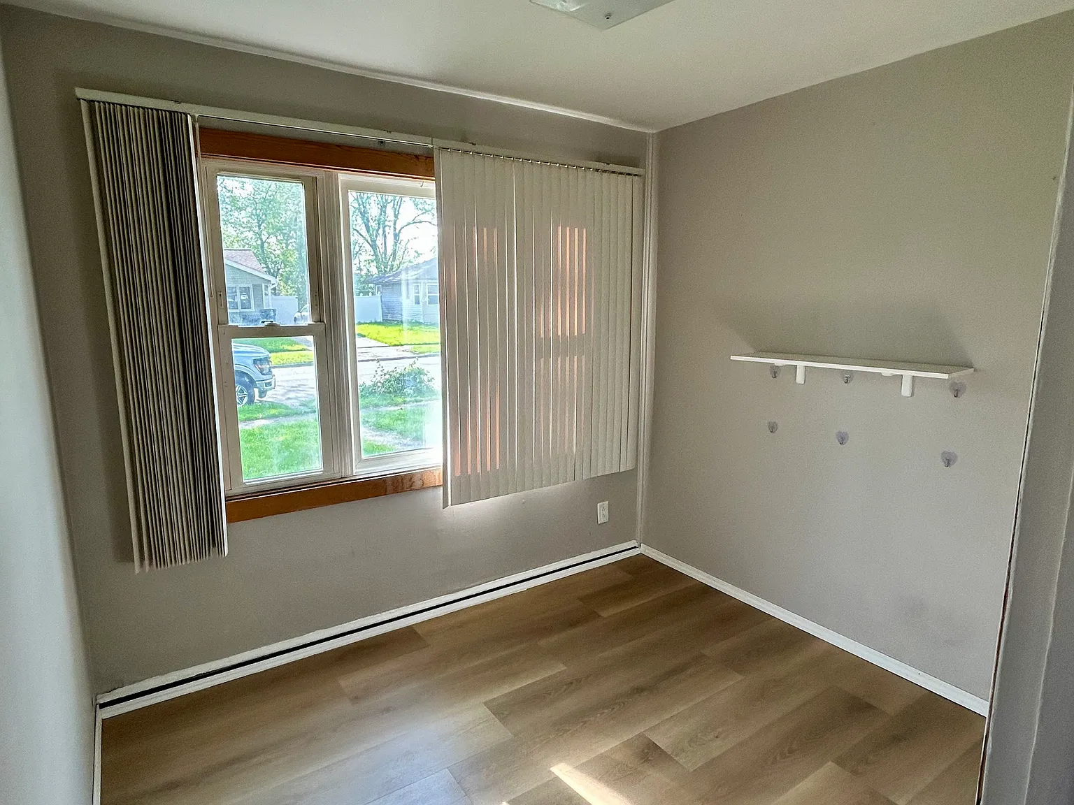 3 bed, 800 sqft, $1,500 — Photo 2