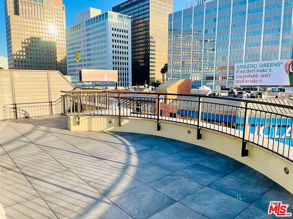 1 bed, 1.0 bath, 750 sqft, $4,295 — Photo 3