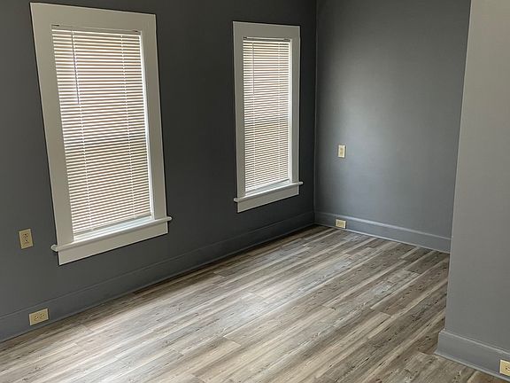 5th image of 608 Sarah St Floor 2
