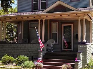 403 S Jefferson St, Woodstock, IL 60098