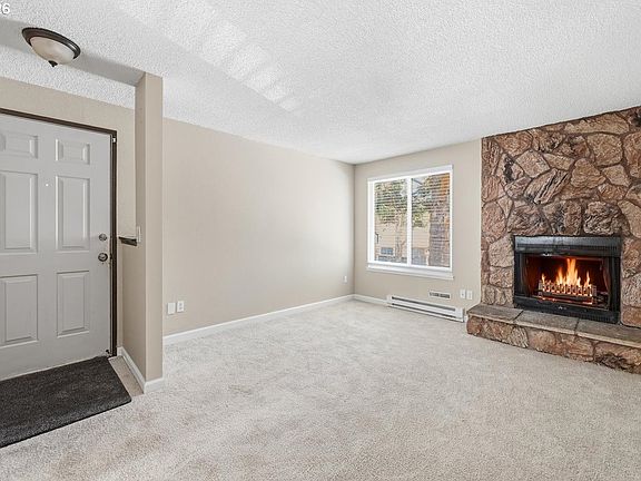 3rd image of 2330 SE Brookwood Ave APT 221