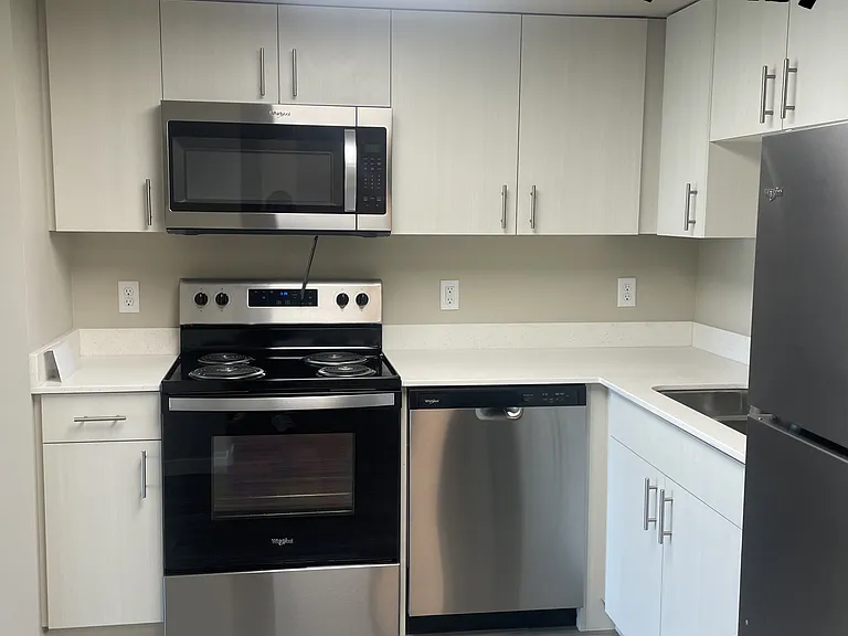 Central District Freehold — Photo 2