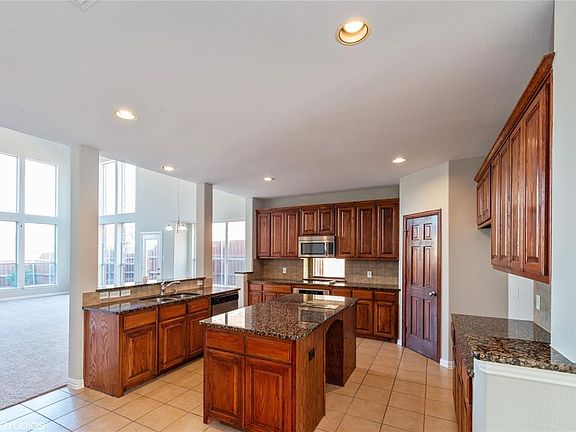 5th image of 13117 Broadhurst Dr