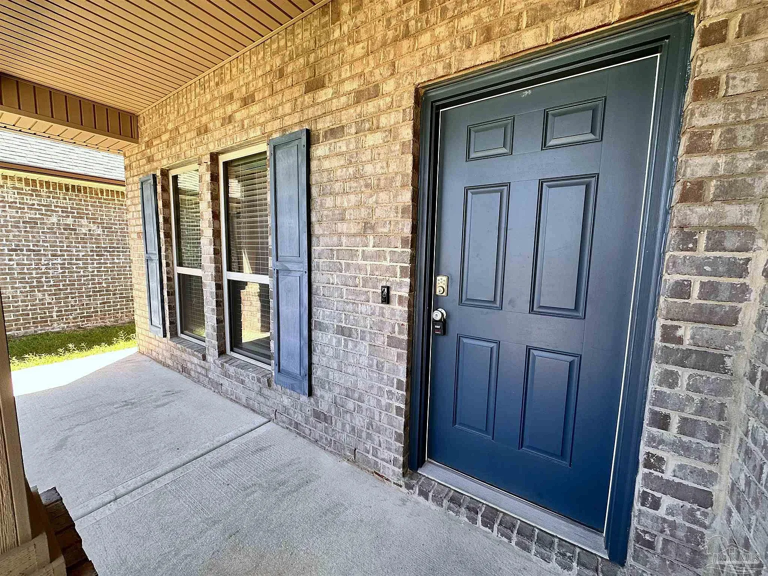 4 bed, 1948 sqft, $2,195 — Photo 2