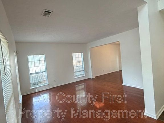3rd image of 4932 Wedgewood Pl