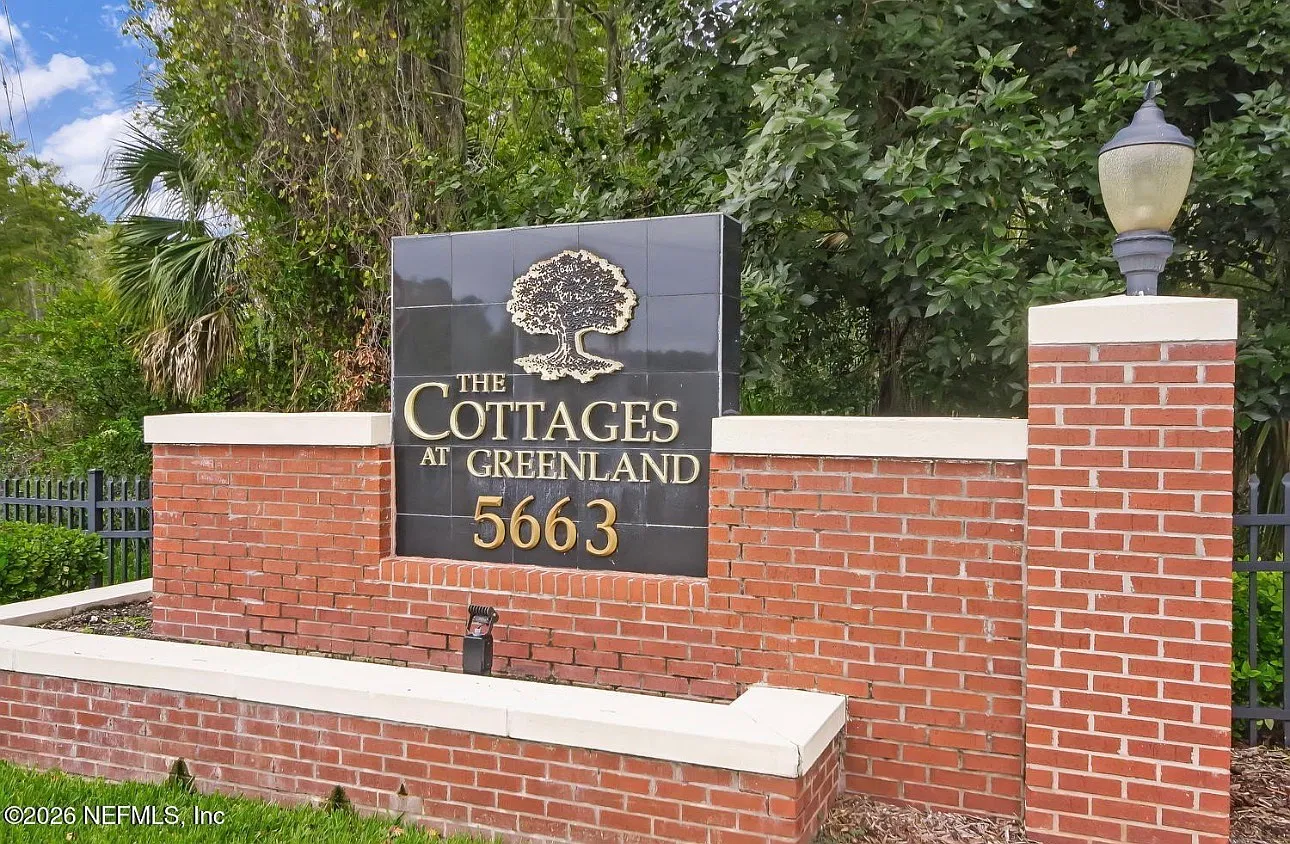 3 bed, 2.5 bath, 1392 sqft, $1,800 — Photo 4